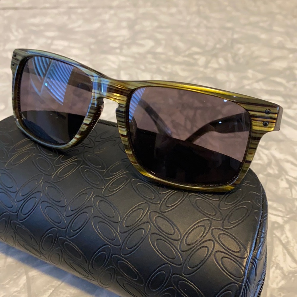 Oakley Men’s Holbrook LX Banded Green